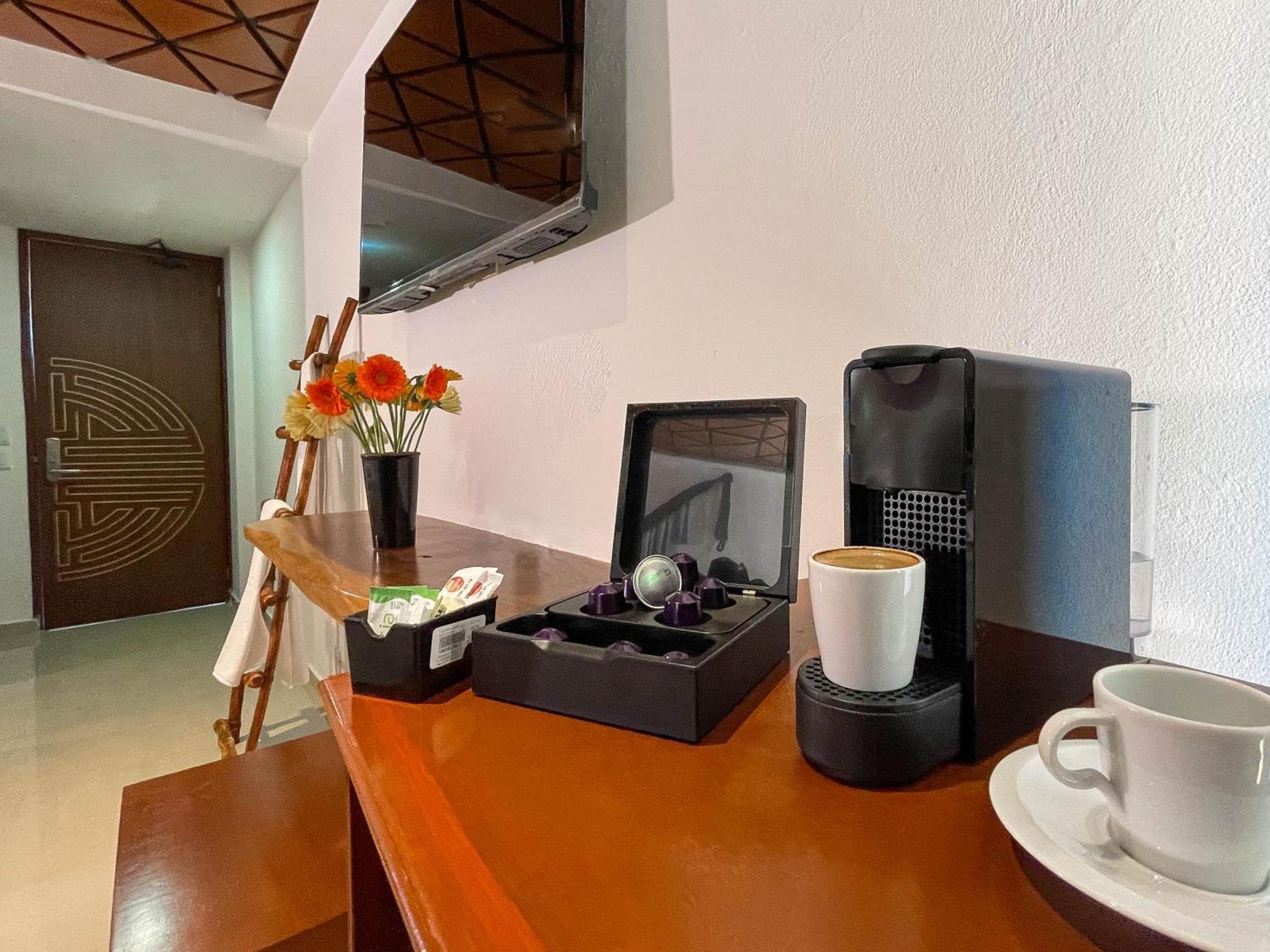 Akuazul Resorts Adults Only カンクン エクステリア 写真